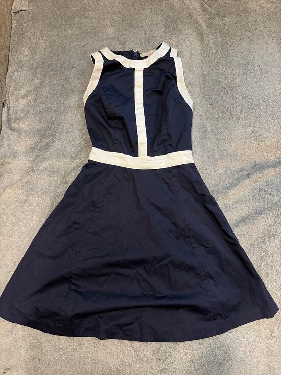 Banana Republic Dresses & Skirts - Banana Republic Navy & White Colorblock Sleeveless Fit & Flare Dress Size 0